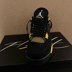 retro Jordan thunder 4